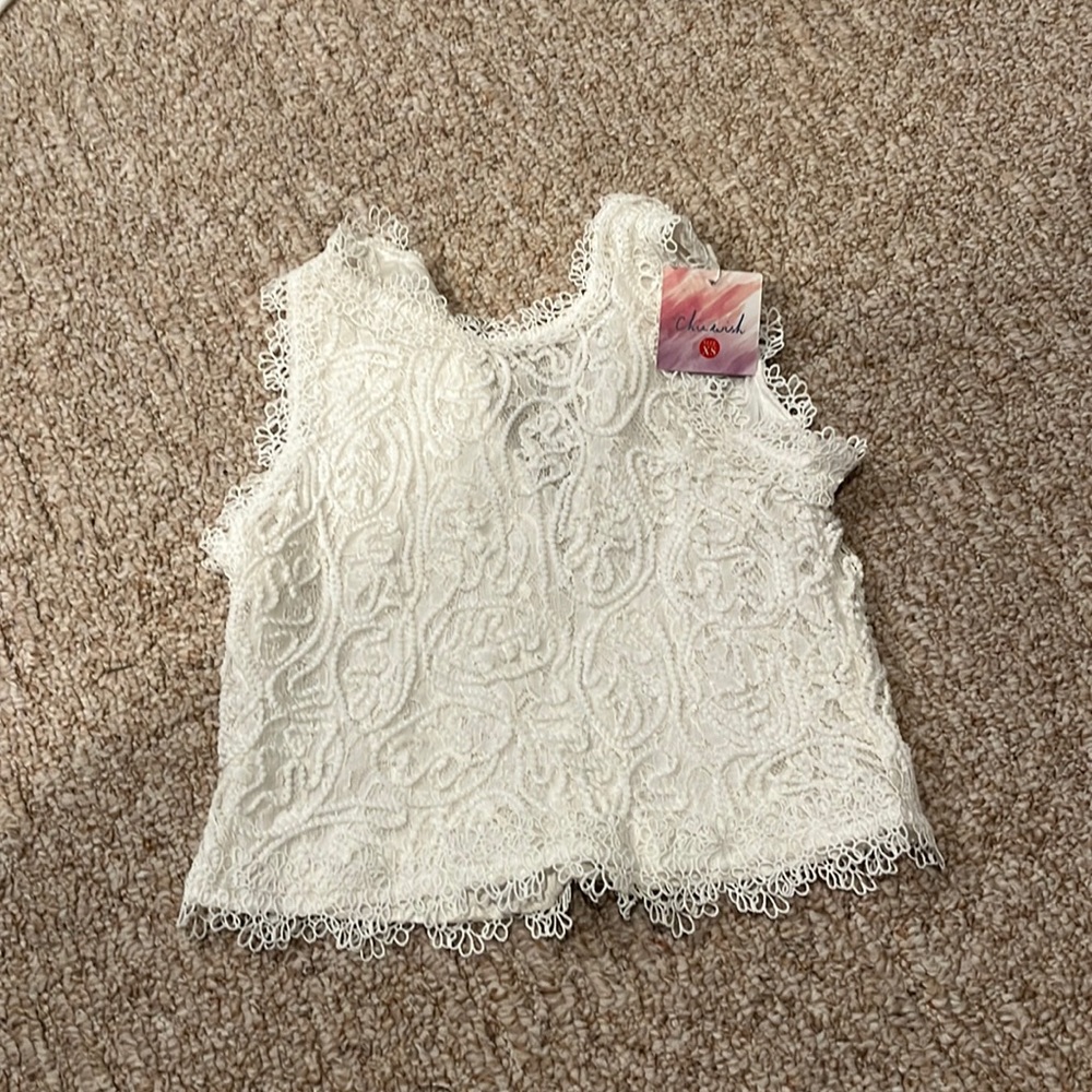 Chic Wish XS LACE crop top NWT